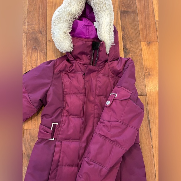 Obermeyer snow/ ski jacket with fur lined hood - Picture 3 of 6